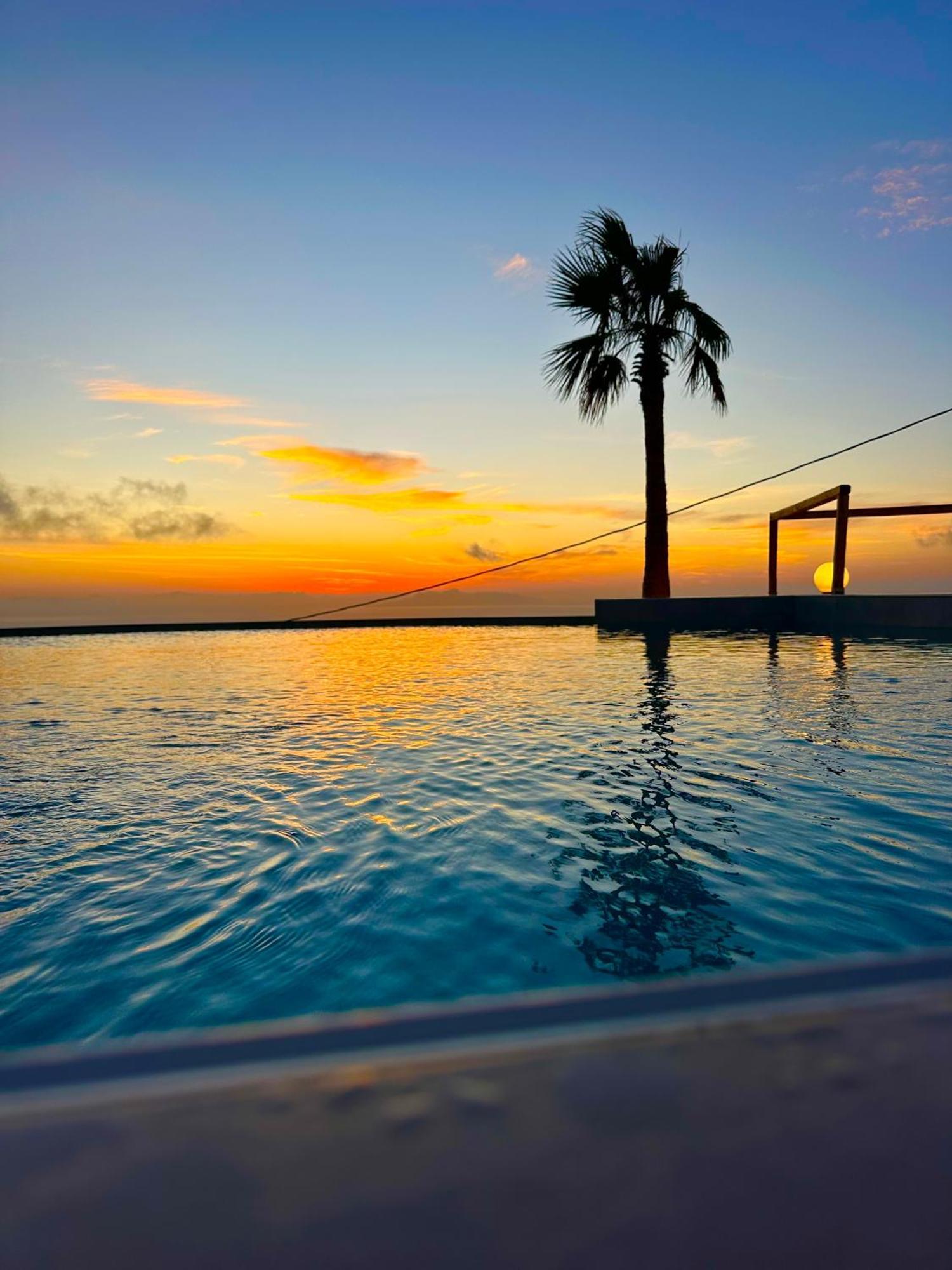 Leon Luxury Suites 易莫洛林 外观 照片